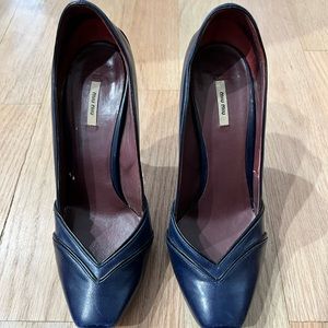 Vintage Miu Miu Navy Blue Leather Pump